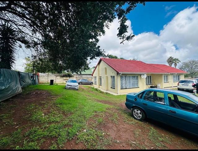 3 BEDROOM HOUSE FOR SALE IN RHODESFIELD